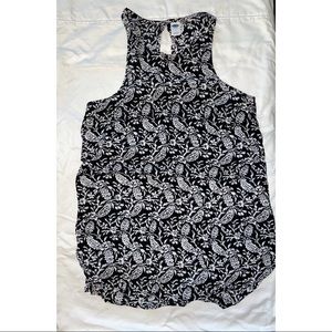 Gap Black and white patterned halter neck tank top. Size medium